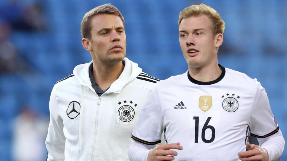 还是独自一 还是独自一