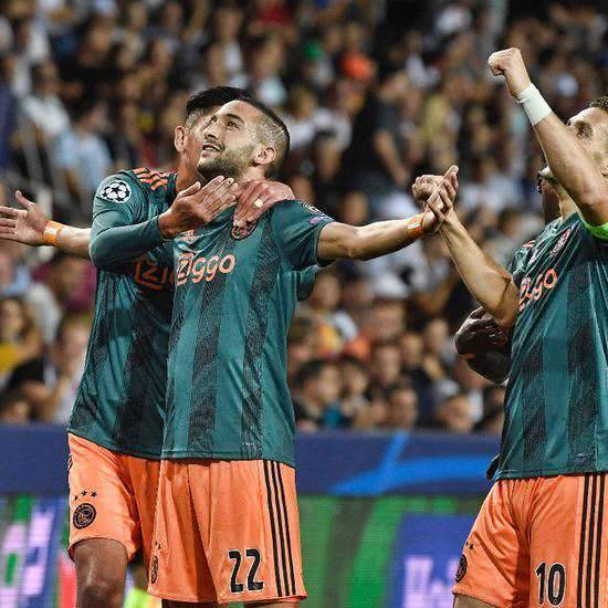 帮助球队夺 帮助球队夺