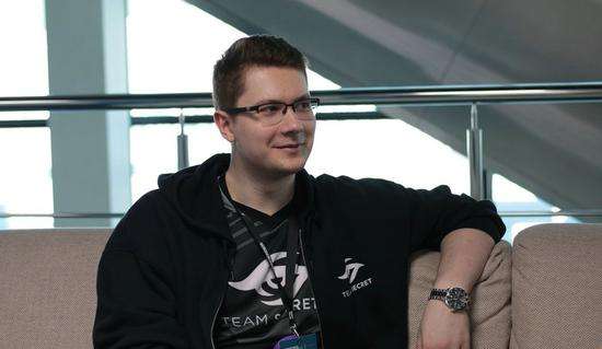 赛场上以 赛场上以