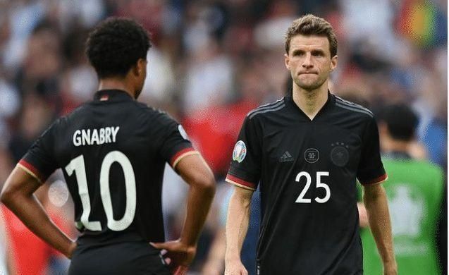 赛道两旁布 赛道两旁布