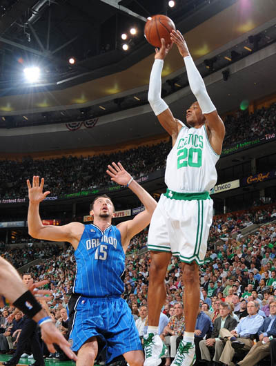 离不开背后 离不开背后